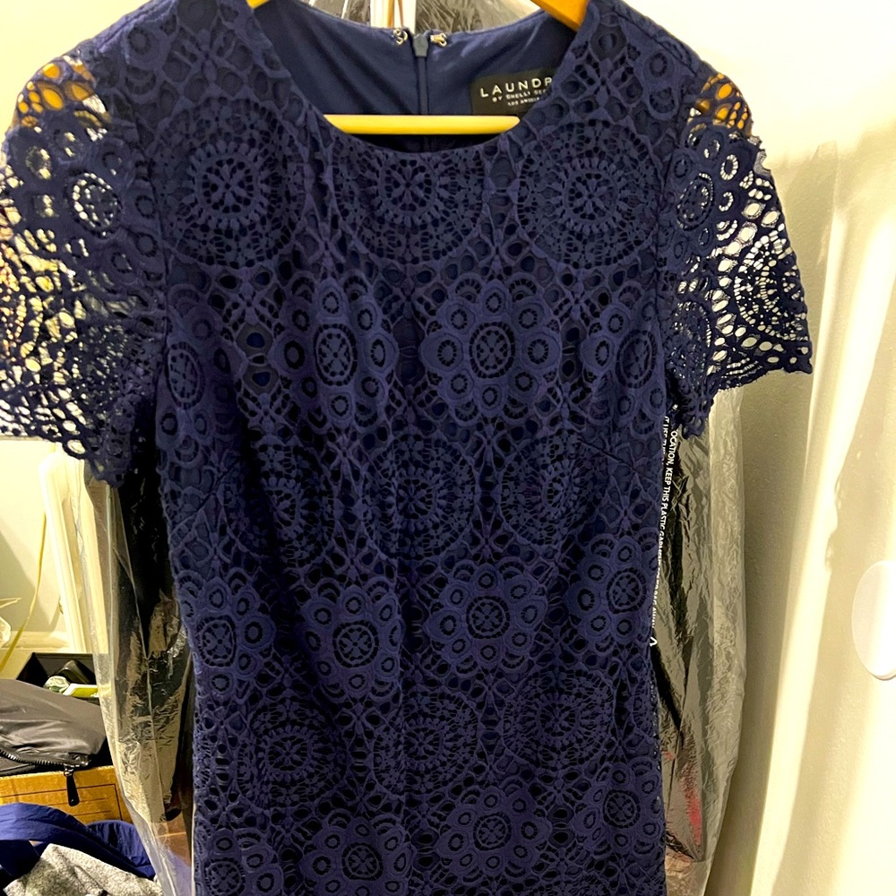 Laundry by Shelli Segal Dress size 6 in good as new condition